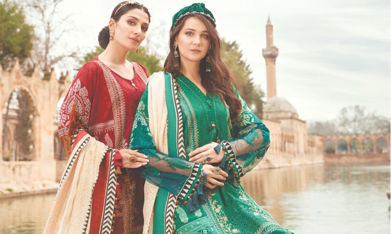 10 Best Pakistani Designer Dresses Ideas For EID 2022